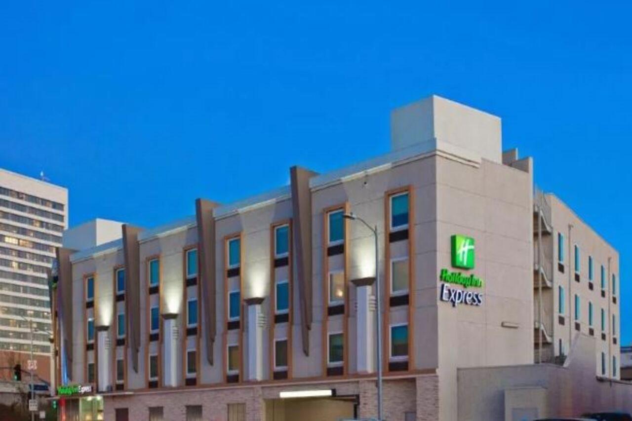Holiday Inn Express West Los Angeles By Ihg Exterior photo