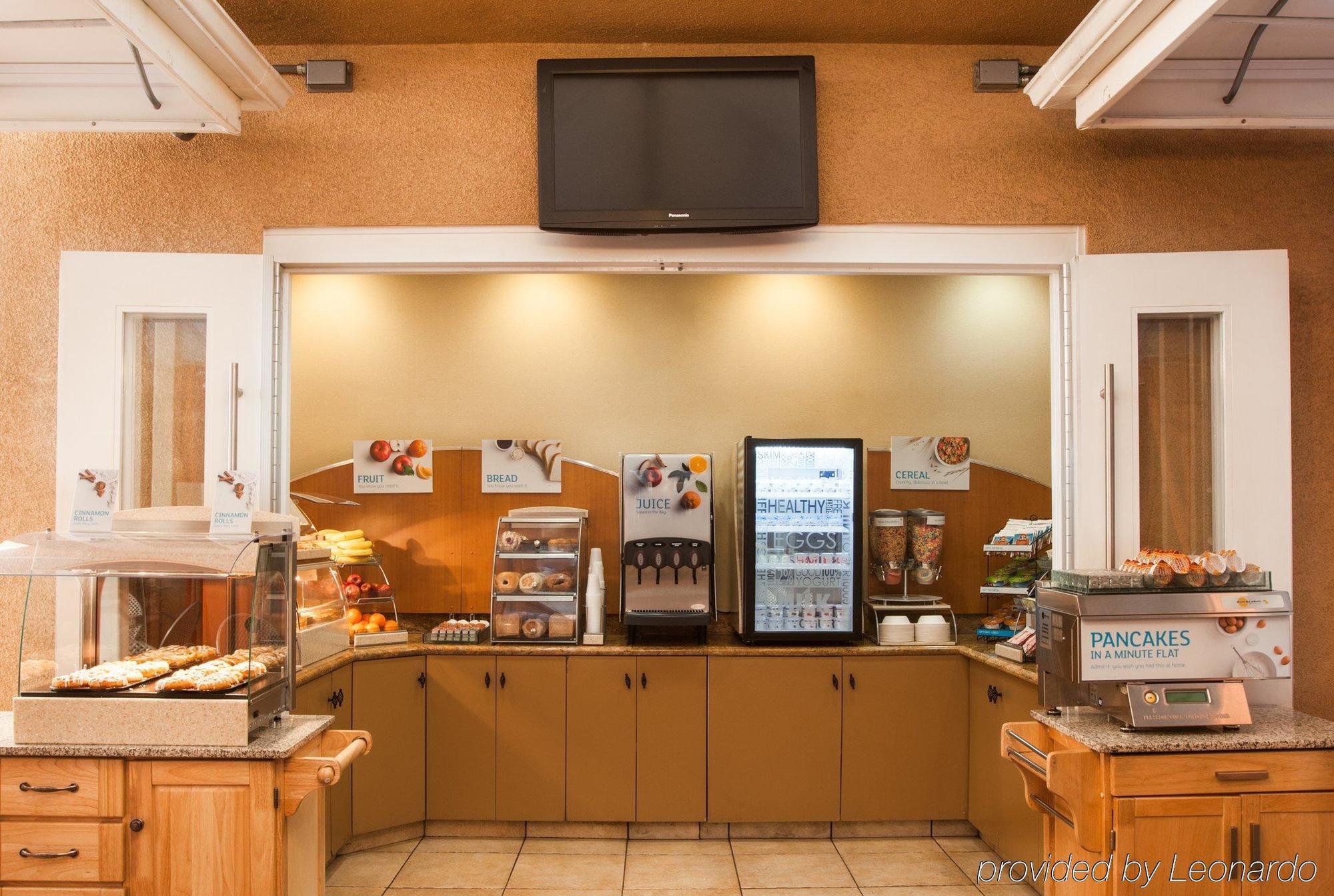 Holiday Inn Express West Los Angeles By Ihg Exterior photo