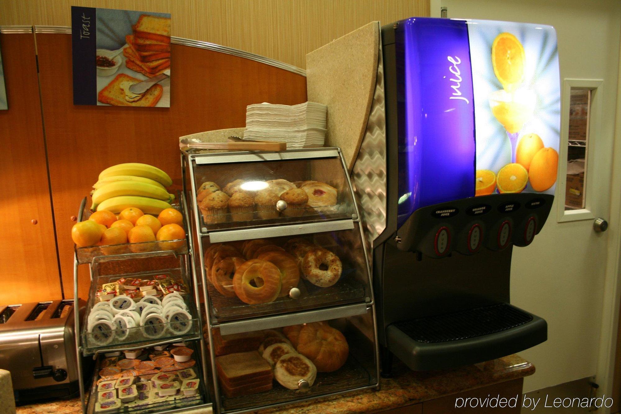 Holiday Inn Express West Los Angeles By Ihg Restaurant photo