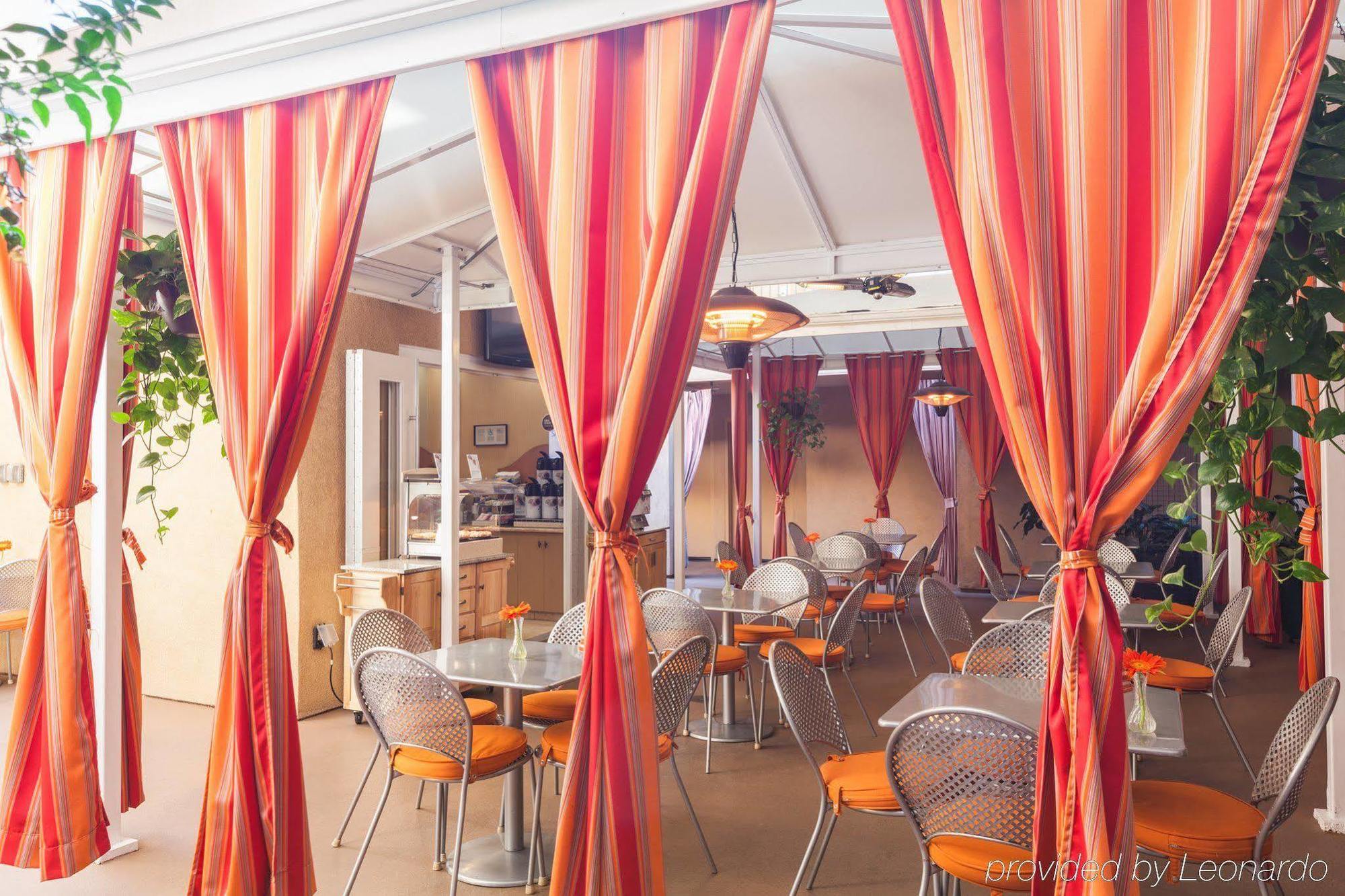 Holiday Inn Express West Los Angeles By Ihg Exterior photo