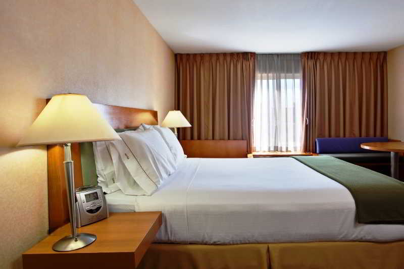 Holiday Inn Express West Los Angeles By Ihg Exterior photo