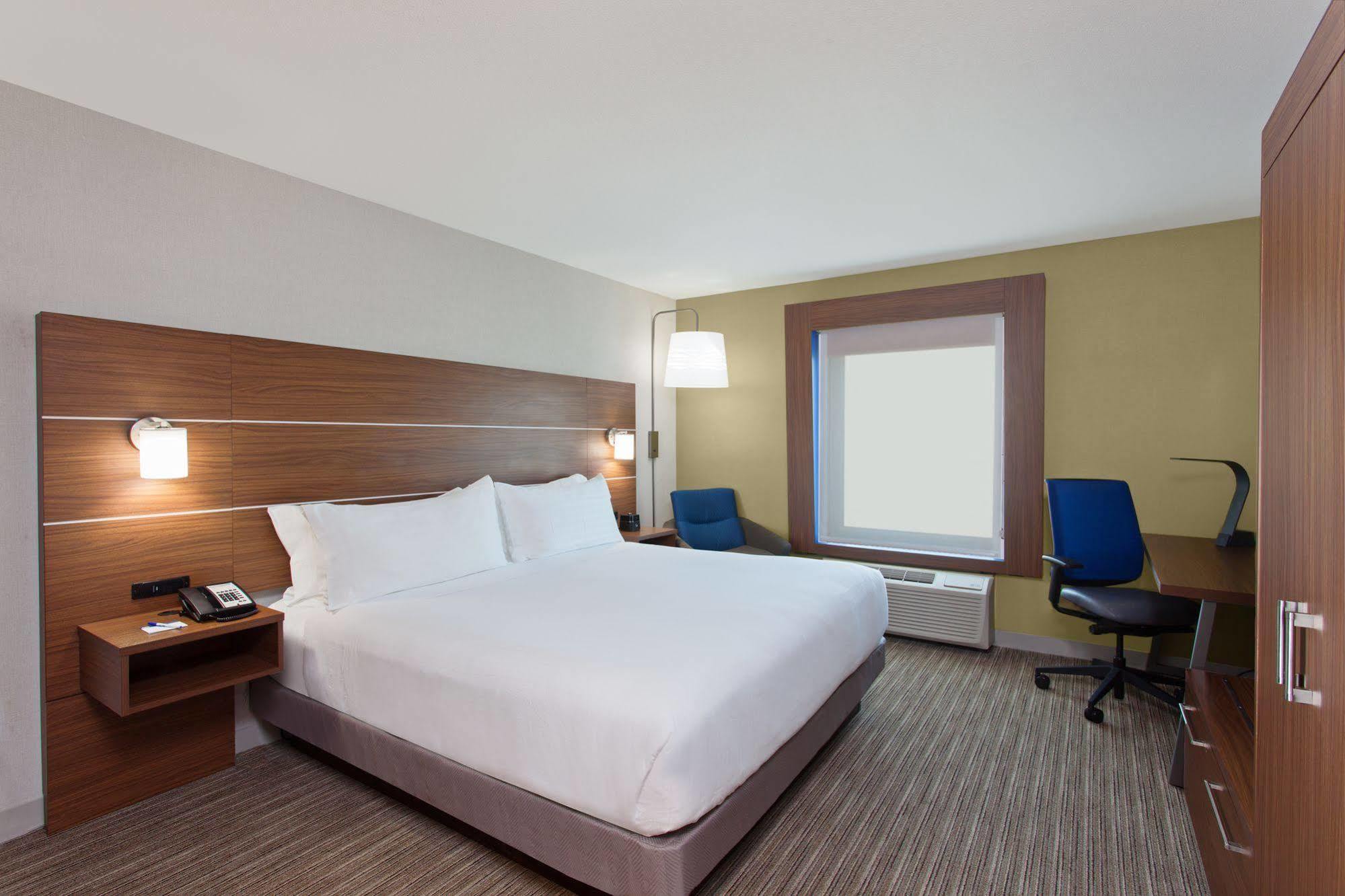 Holiday Inn Express West Los Angeles By Ihg Exterior photo