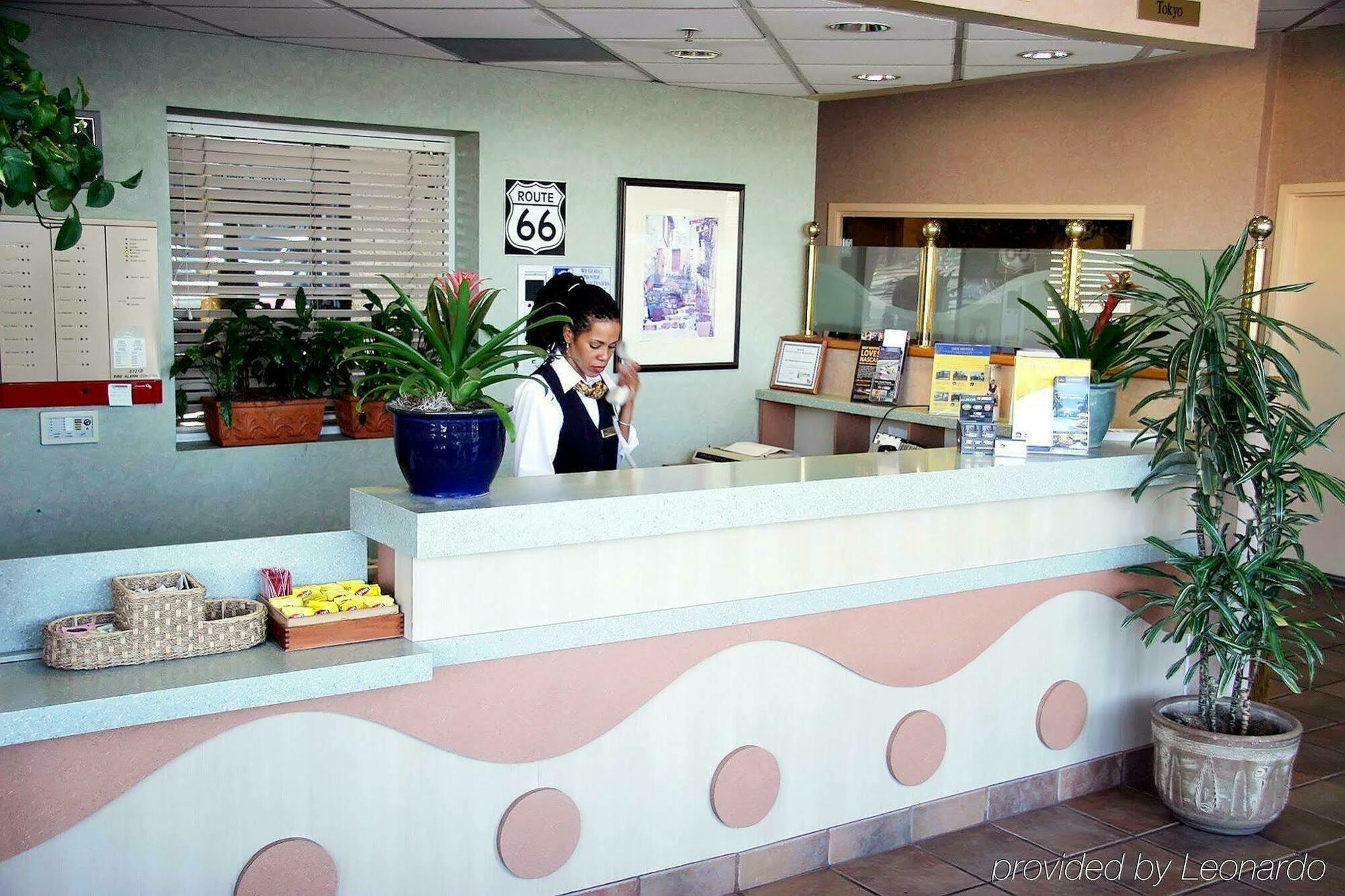 Holiday Inn Express West Los Angeles By Ihg Exterior photo