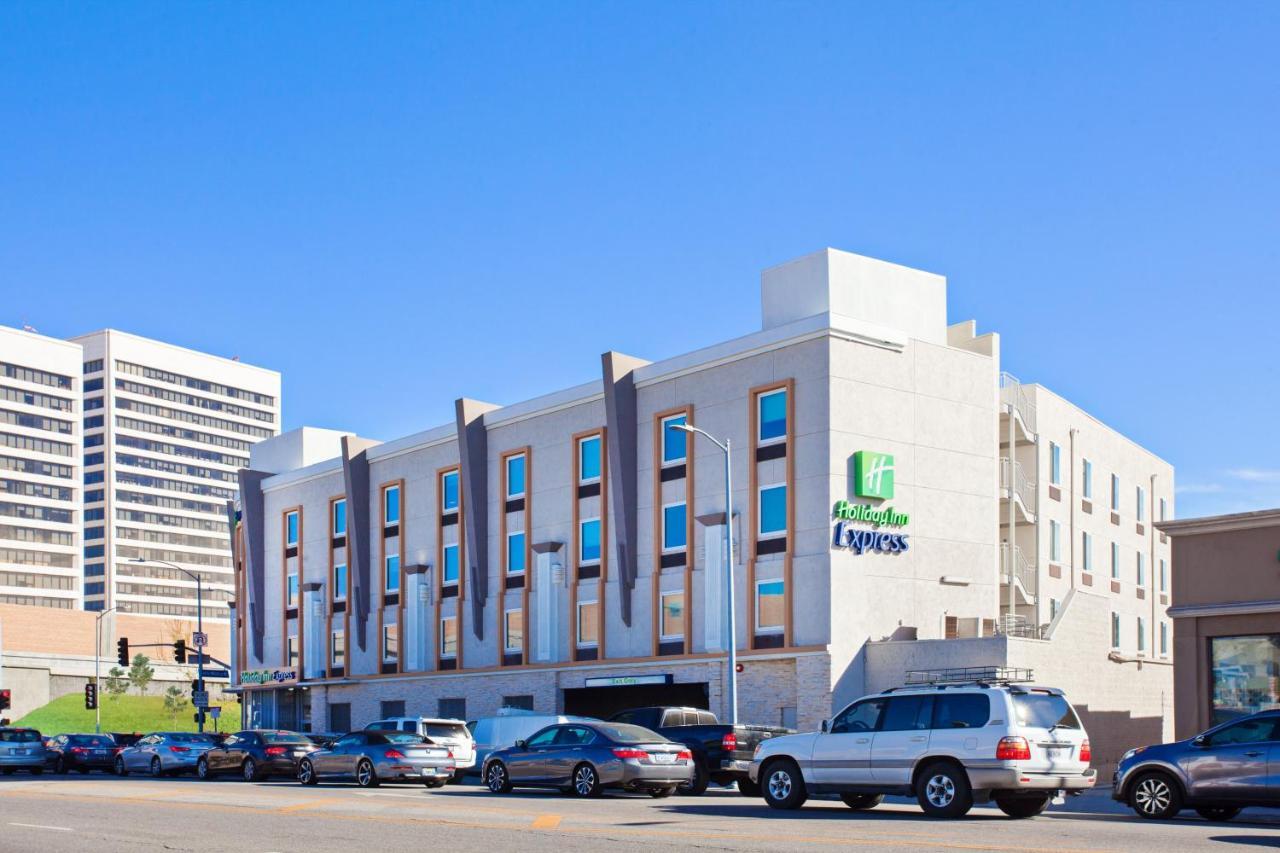 Holiday Inn Express West Los Angeles By Ihg Exterior photo