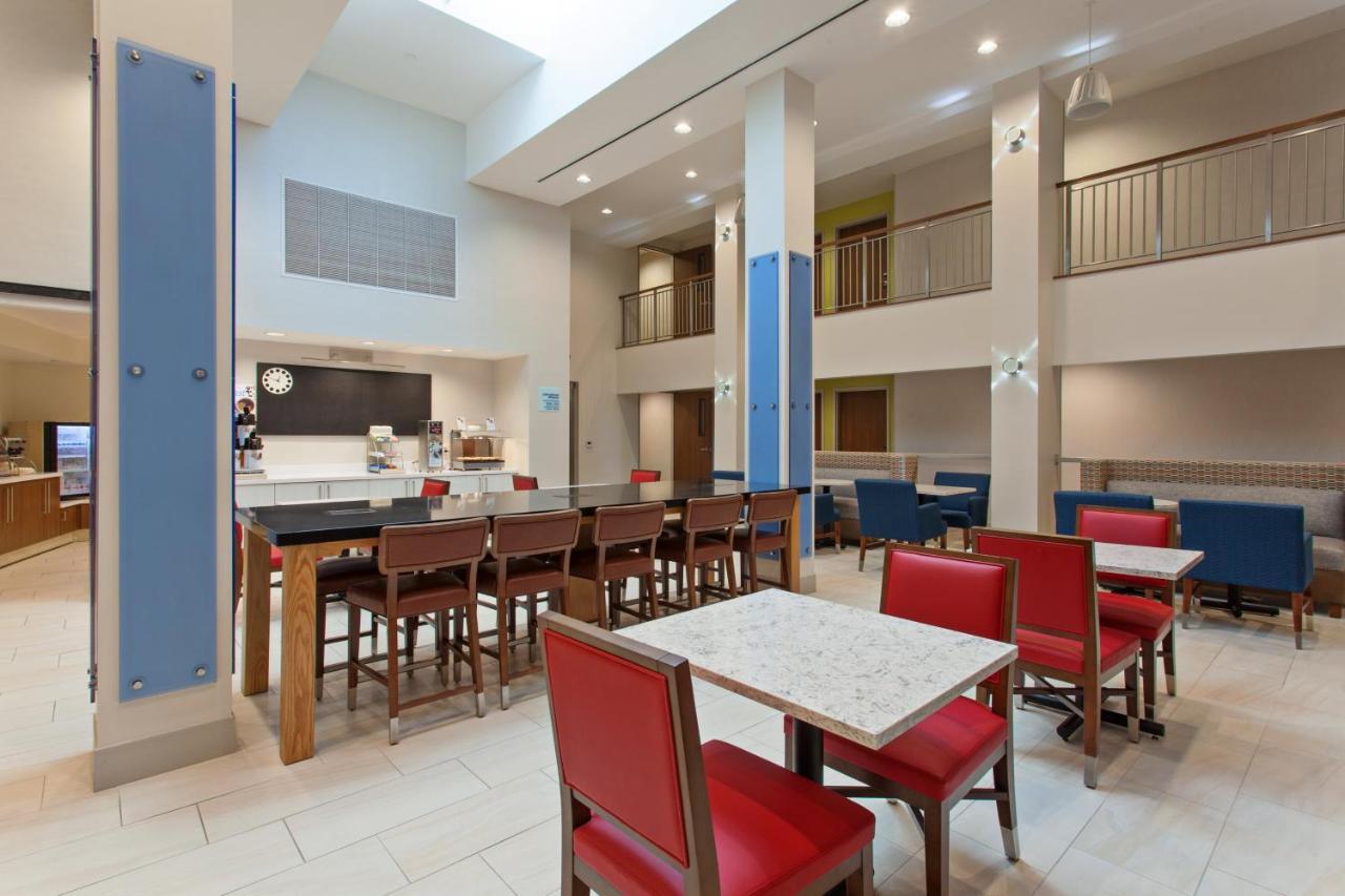 Holiday Inn Express West Los Angeles By Ihg Exterior photo
