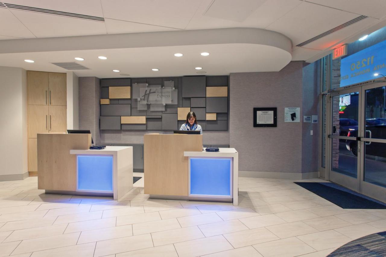 Holiday Inn Express West Los Angeles By Ihg Exterior photo