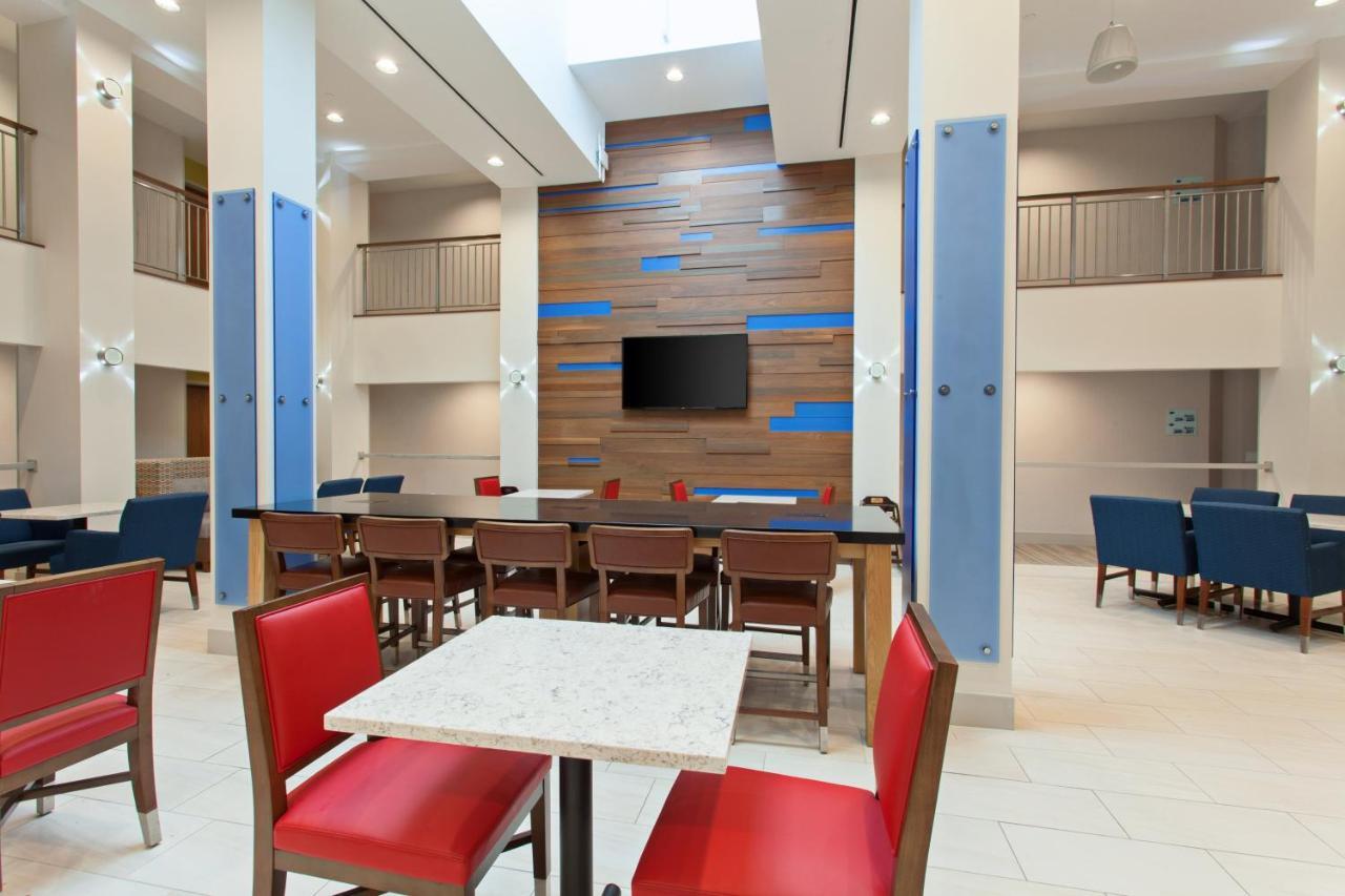 Holiday Inn Express West Los Angeles By Ihg Exterior photo